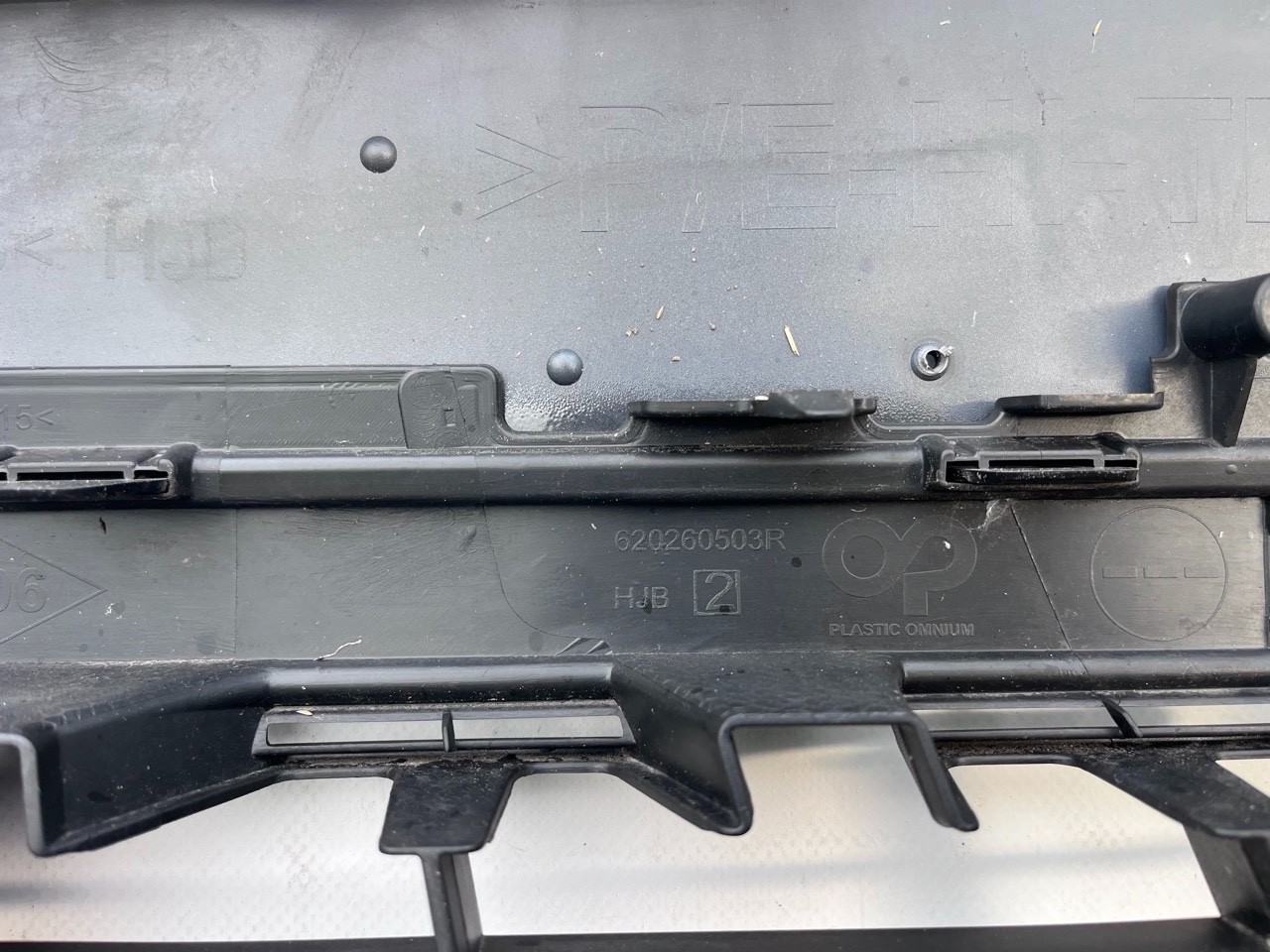 Renault Captur Se Mk2 2019-2023 Front Bumper 4 Pdc Genuine [r683]