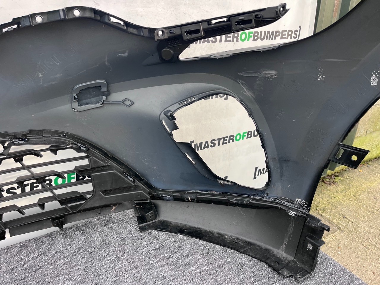 Renault Captur Se Mk2 2019-2023 Front Bumper 4 Pdc Genuine [r683]