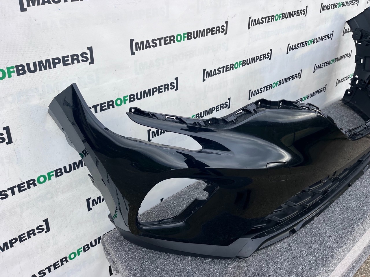 Renault Captur Se Mk2 2019-2023 Front Bumper 4 Pdc Genuine [r683]