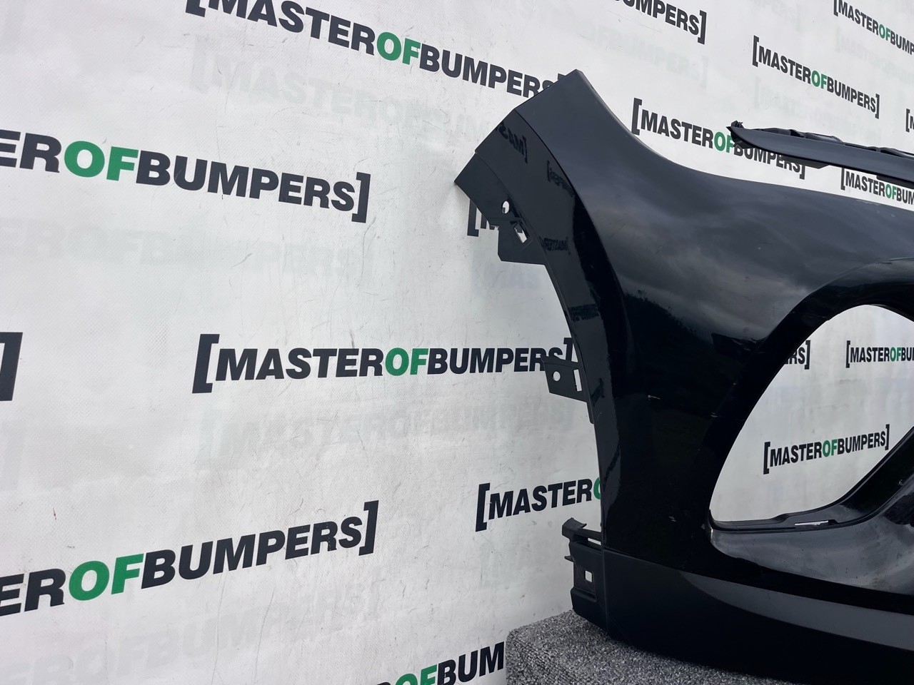 Renault Captur Se Mk2 2019-2023 Front Bumper 4 Pdc Genuine [r683]