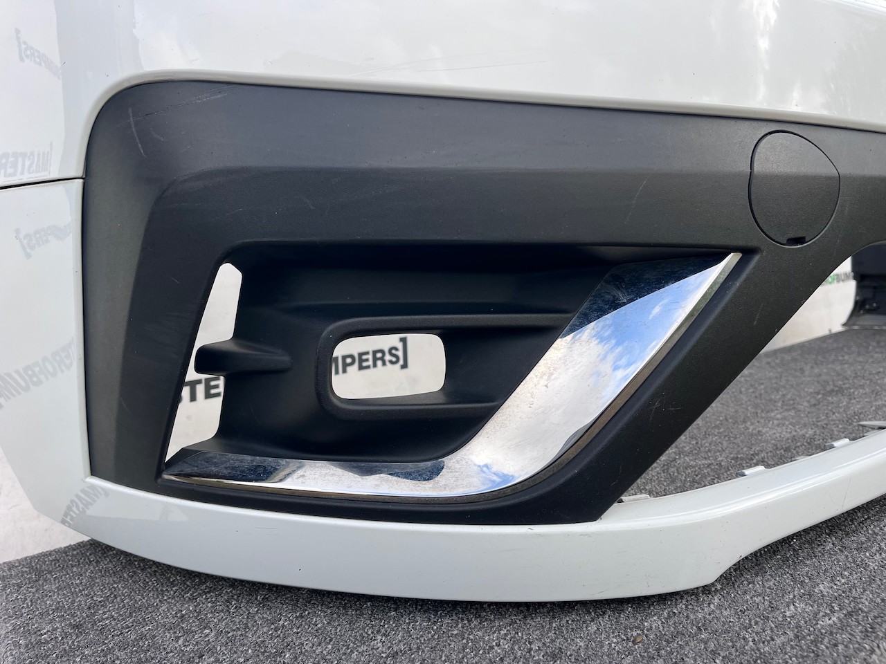 Renault Trafic Sport Plus Passenger 2022-2026 Front Bumper Genuine [r686]