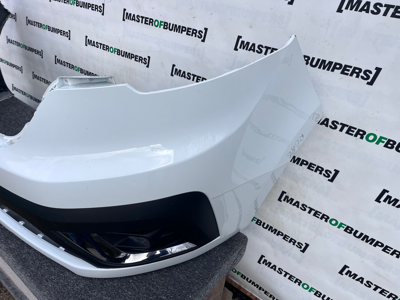 Renault Trafic Sport Plus Passenger 2022-2026 Front Bumper Genuine [r686]