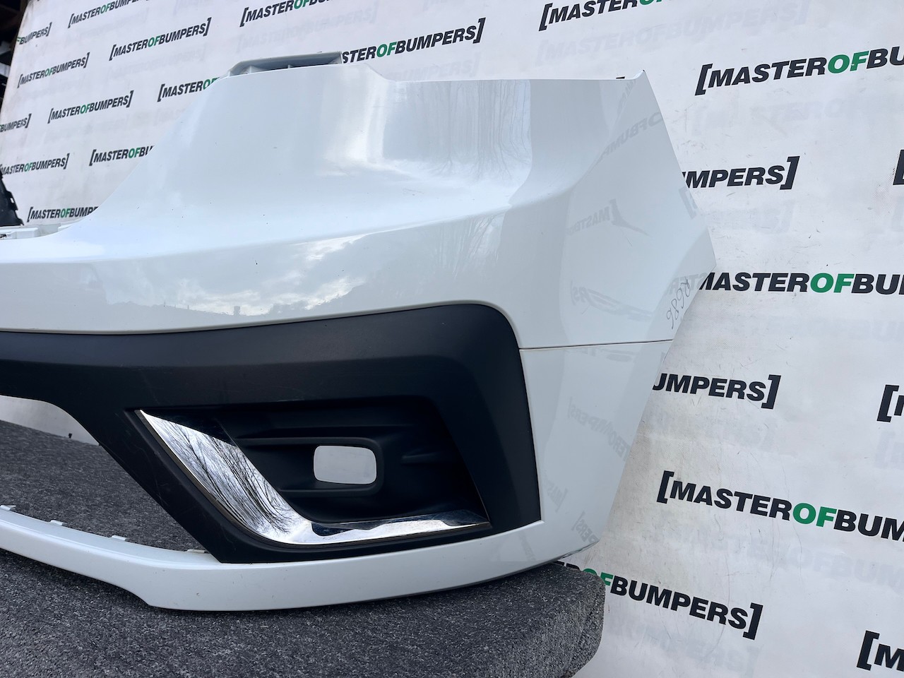 Renault Trafic Sport Plus Passenger 2022-2026 Front Bumper Genuine [r686]