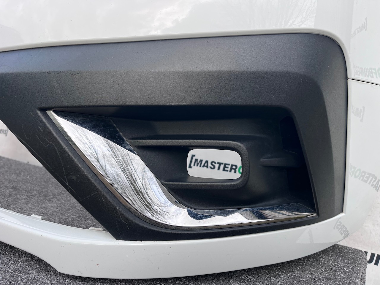 Renault Trafic Sport Plus Passenger 2022-2026 Front Bumper Genuine [r686]