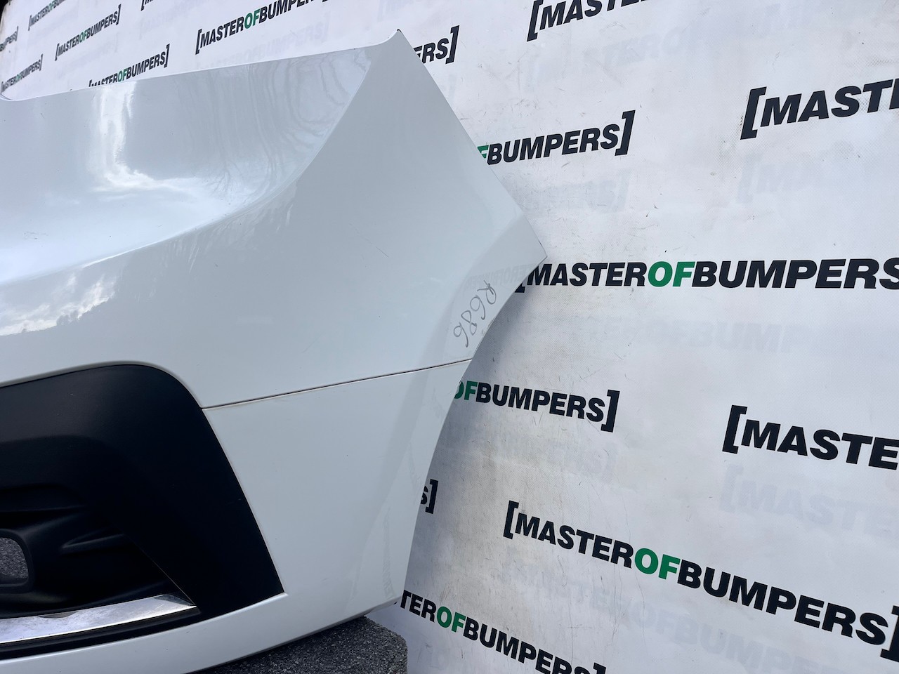 Renault Trafic Sport Plus Passenger 2022-2026 Front Bumper Genuine [r686]