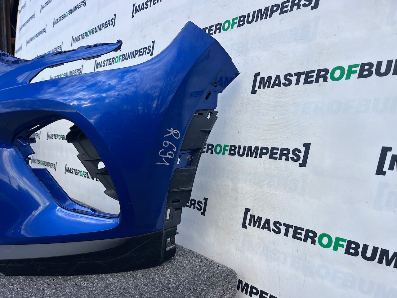 Renault Captur Dynamique Mk2 2020 - 2023 Front Bumper Genuine [r691]