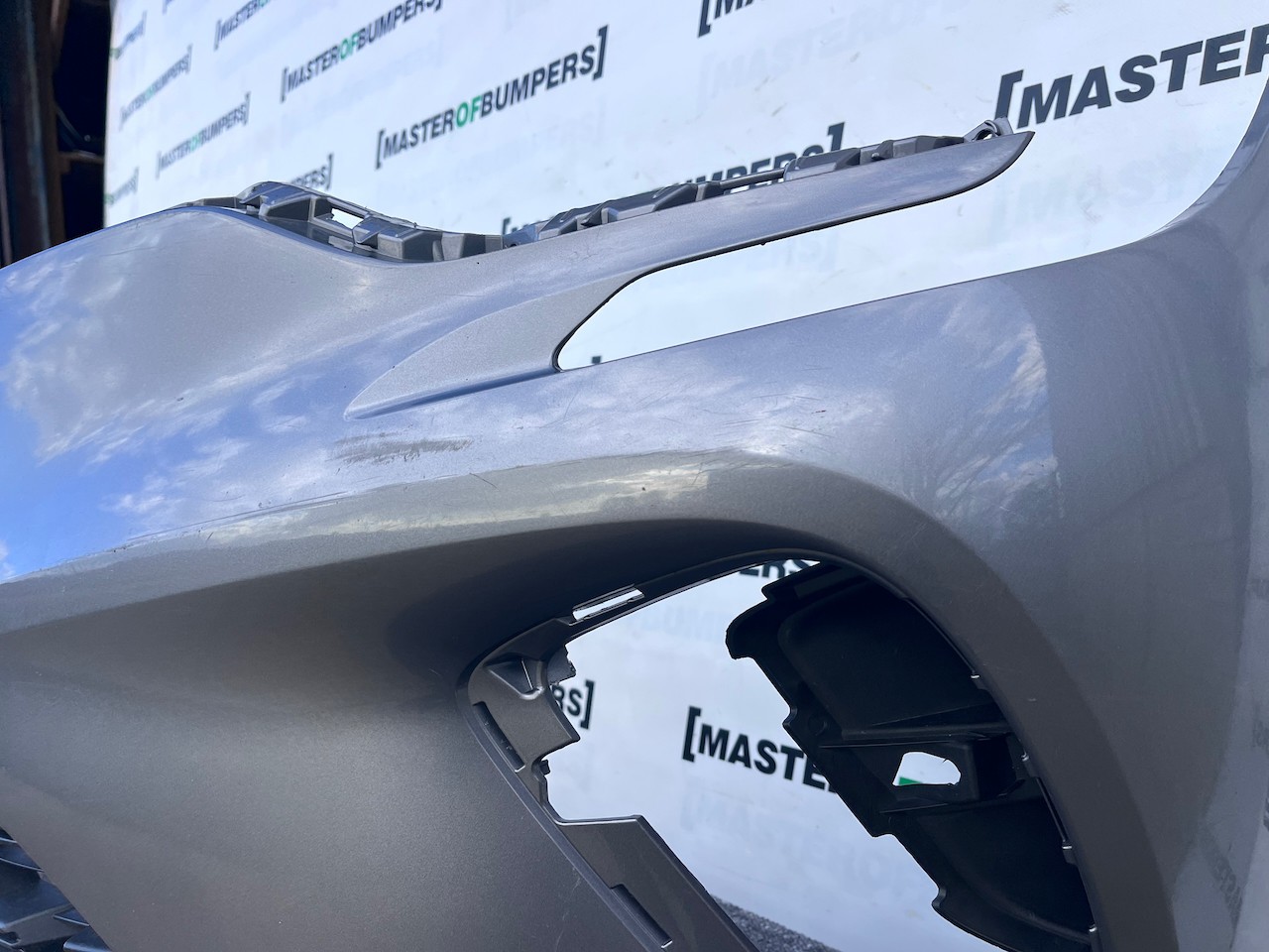 Renault Captur Dynamique Mk2 2020 - 2023 Front Bumper Genuine [r694]