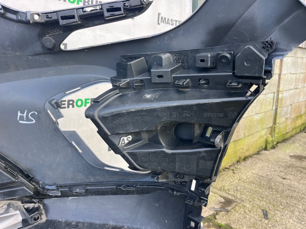 Renault Captur Dynamique Mk2 2020 - 2023 Front Bumper Genuine [r694]