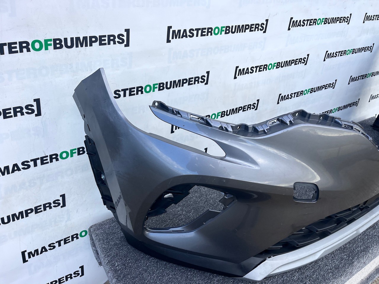 Renault Captur Dynamique Mk2 2020 - 2023 Front Bumper Genuine [r694]