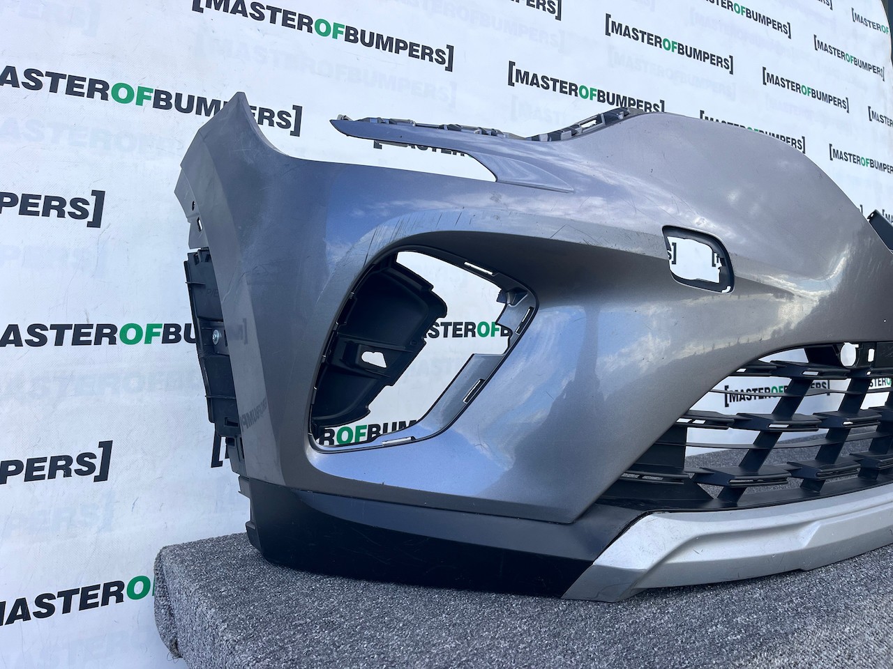 Renault Captur Dynamique Mk2 2020 - 2023 Front Bumper Genuine [r694]