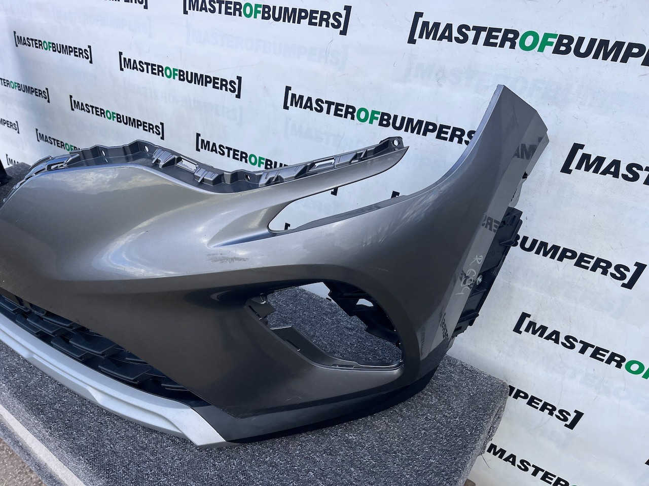 Renault Captur Dynamique Mk2 2020 - 2023 Front Bumper Genuine [r694]