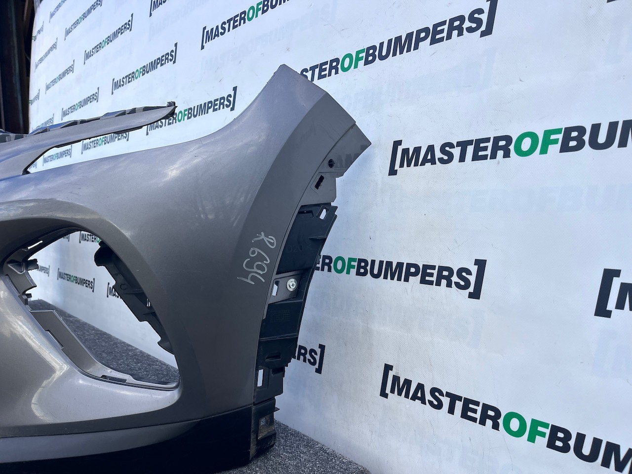 Renault Captur Dynamique Mk2 2020 - 2023 Front Bumper Genuine [r694]