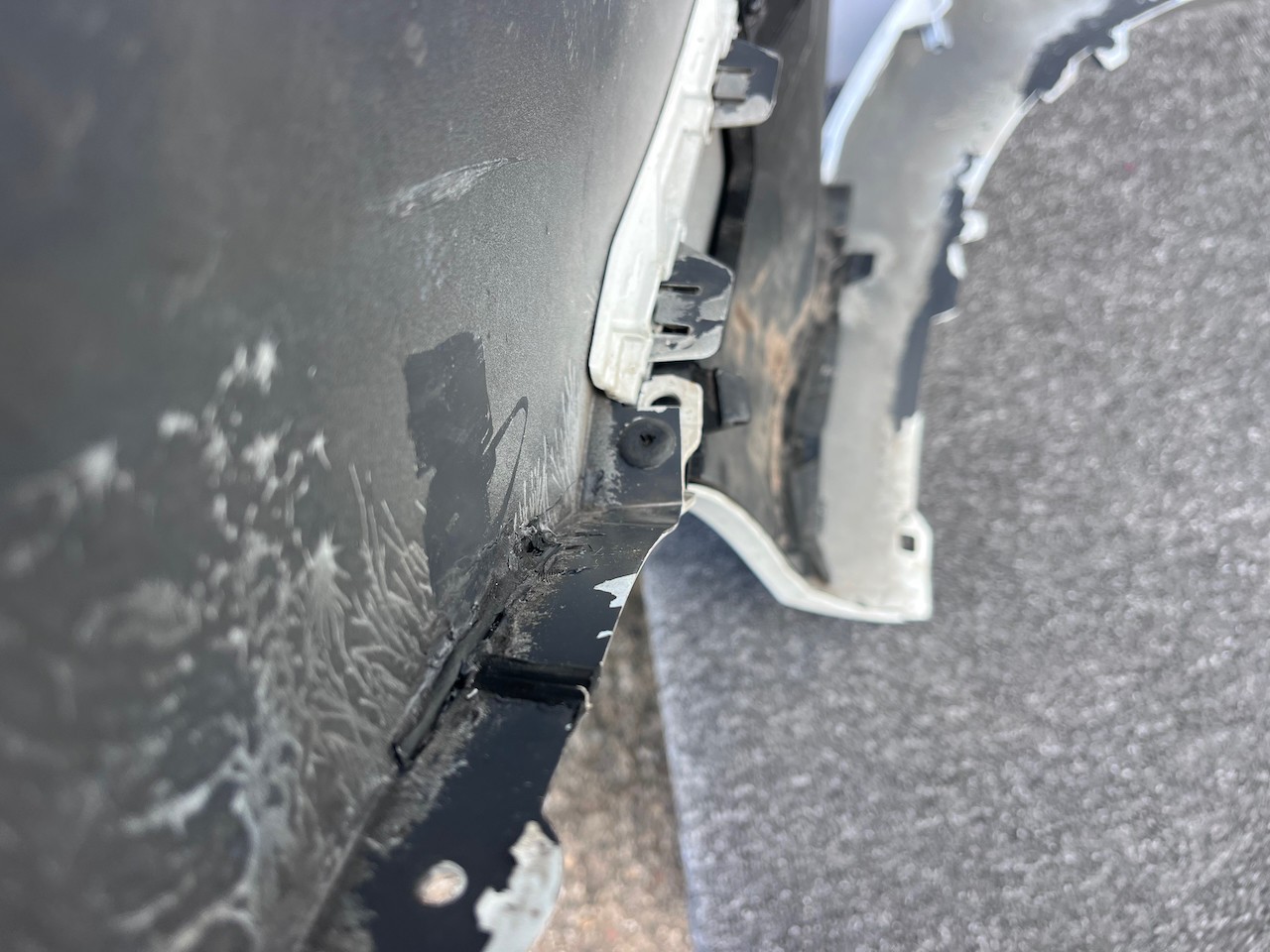 Renault Trafic Sport Plus Passenger 2022-2026 Front Bumper 4 Pdc Genuine [r695]