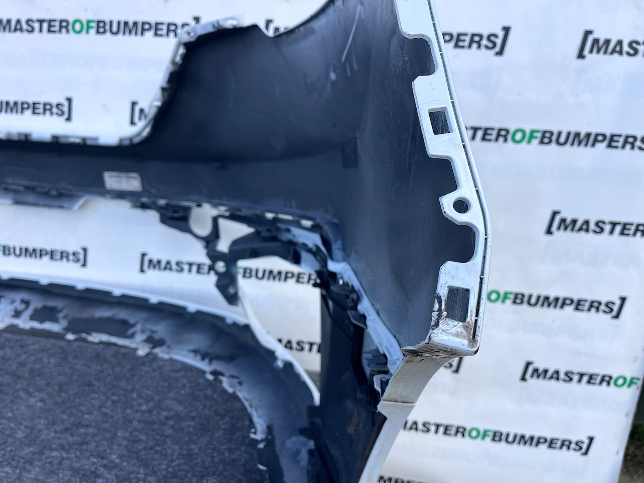 Renault Trafic Sport Plus Passenger 2022-2026 Front Bumper 4 Pdc Genuine [r695]