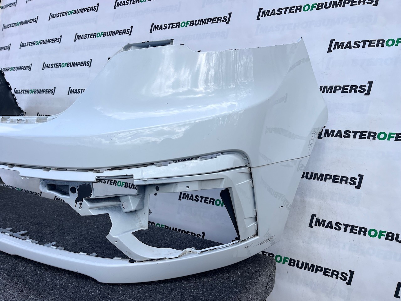 Renault Trafic Sport Plus Passenger 2022-2026 Front Bumper 4 Pdc Genuine [r695]