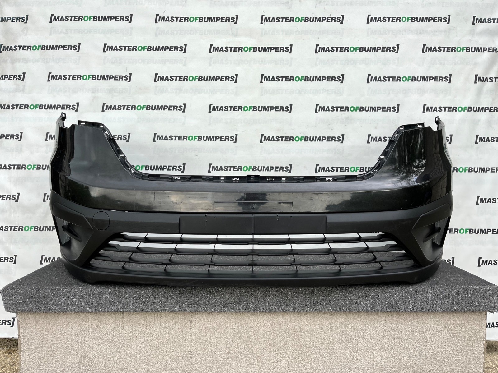 Renault Trafic Sport Plus Passenger 2022-2026 Front Bumper 4 Pdc Genuine [r709]