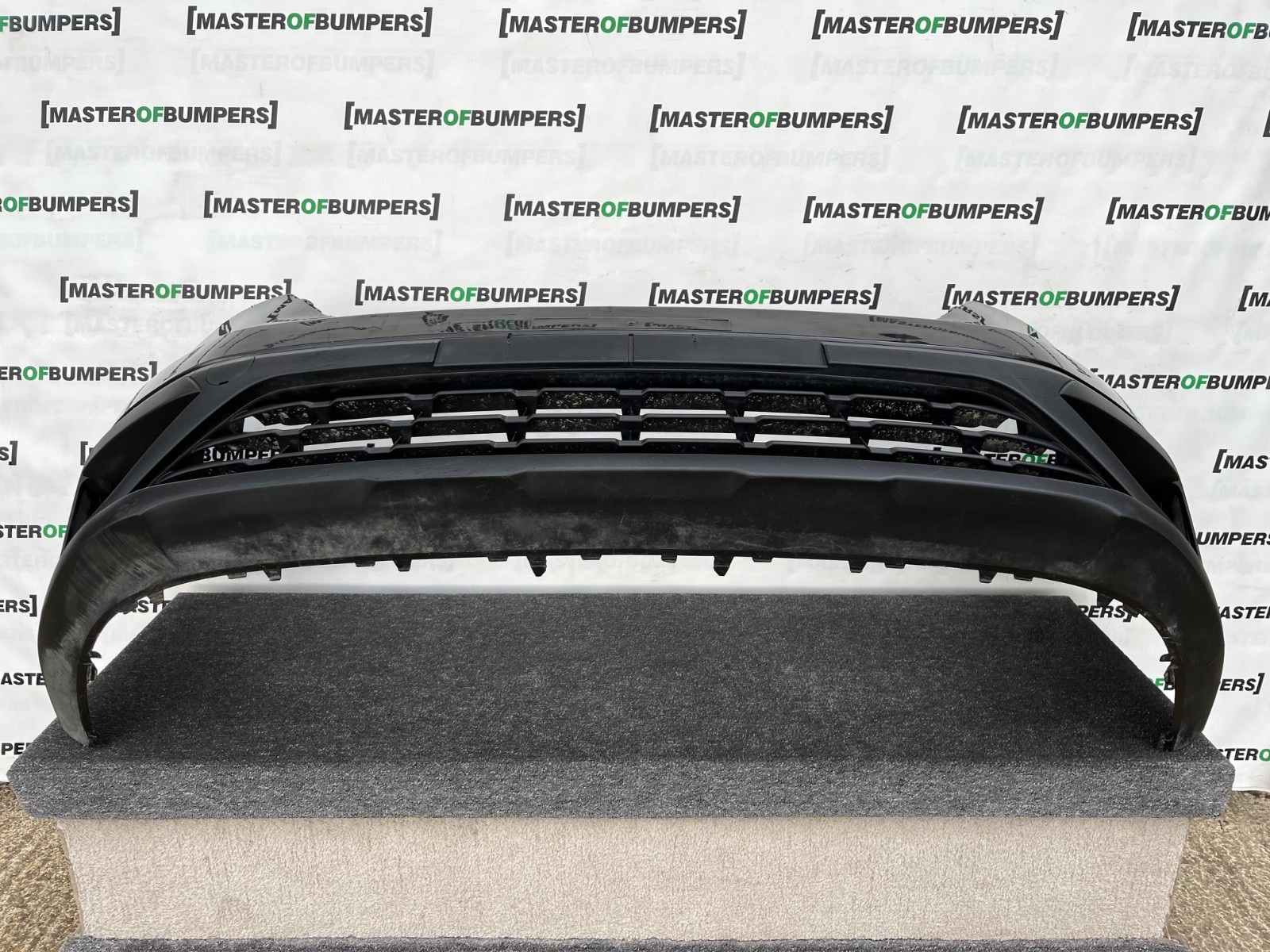 Renault Trafic Sport Plus Passenger 2022-2026 Front Bumper 4 Pdc Genuine [r709]