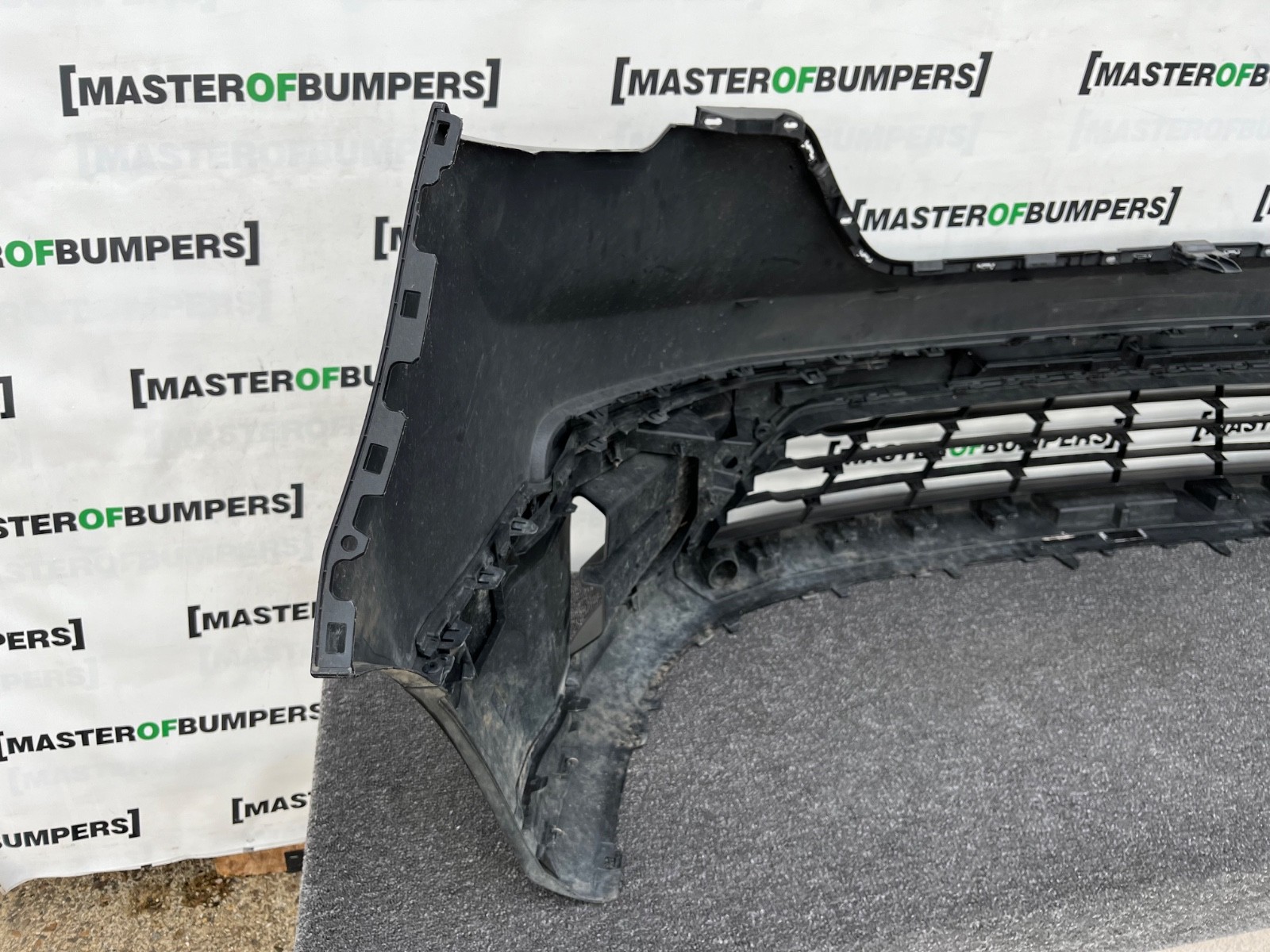 Renault Trafic Sport Plus Passenger 2022-2026 Front Bumper 4 Pdc Genuine [r709]