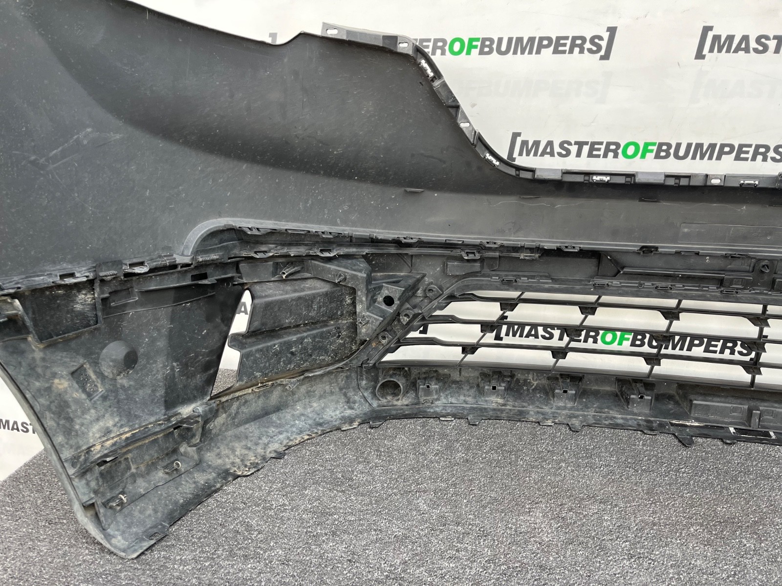 Renault Trafic Sport Plus Passenger 2022-2026 Front Bumper 4 Pdc Genuine [r709]