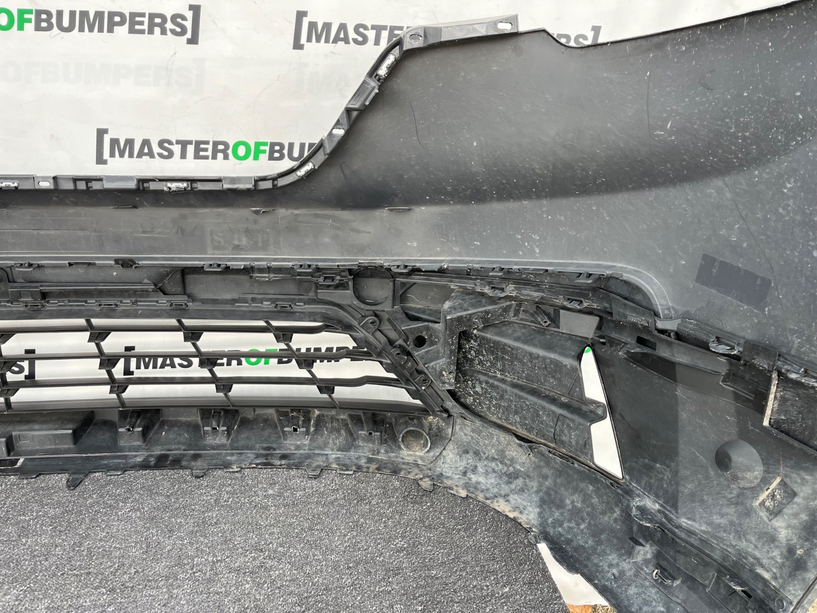 Renault Trafic Sport Plus Passenger 2022-2026 Front Bumper 4 Pdc Genuine [r709]
