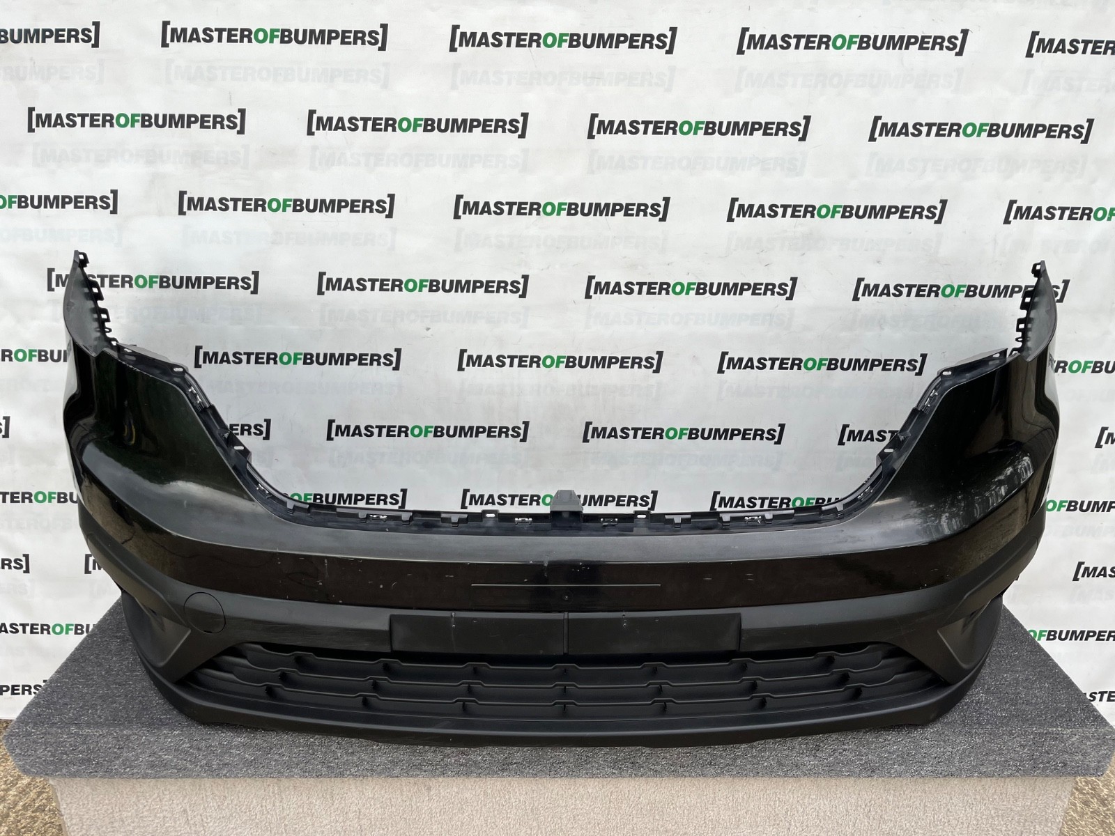 Renault Trafic Sport Plus Passenger 2022-2026 Front Bumper 4 Pdc Genuine [r709]