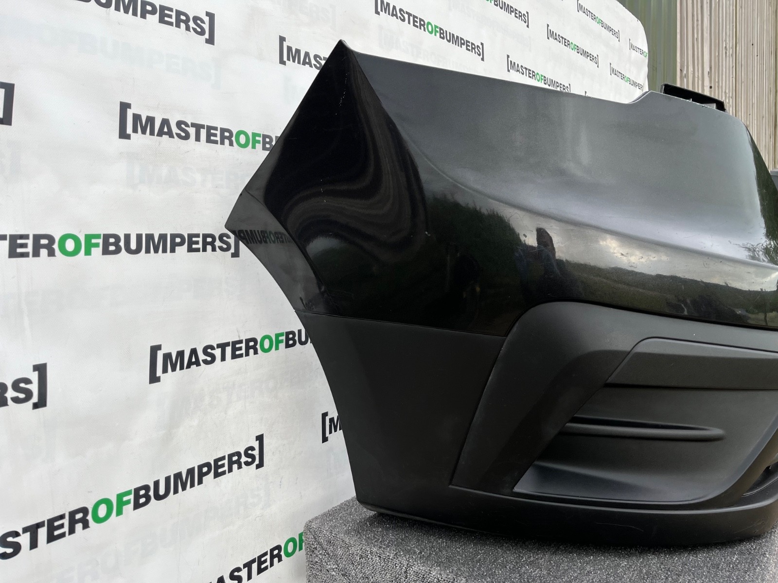 Renault Trafic Sport Plus Passenger 2022-2026 Front Bumper 4 Pdc Genuine [r709]