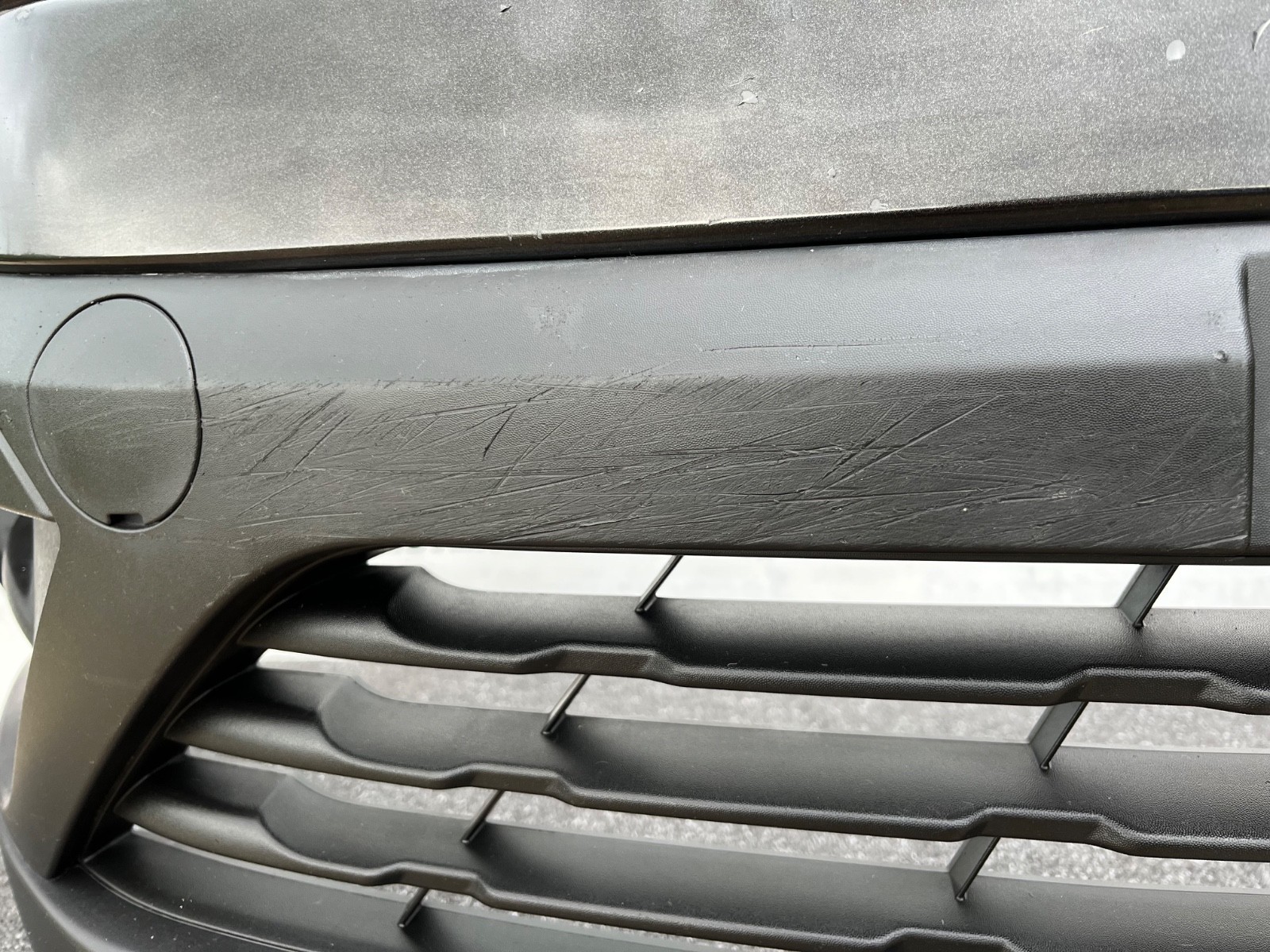 Renault Trafic Sport Plus Passenger 2022-2026 Front Bumper 4 Pdc Genuine [r709]