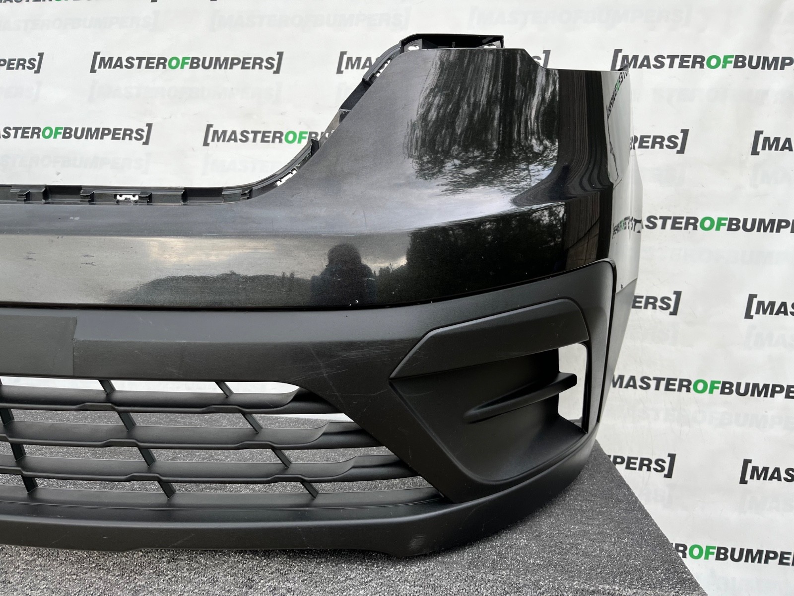 Renault Trafic Sport Plus Passenger 2022-2026 Front Bumper 4 Pdc Genuine [r709]