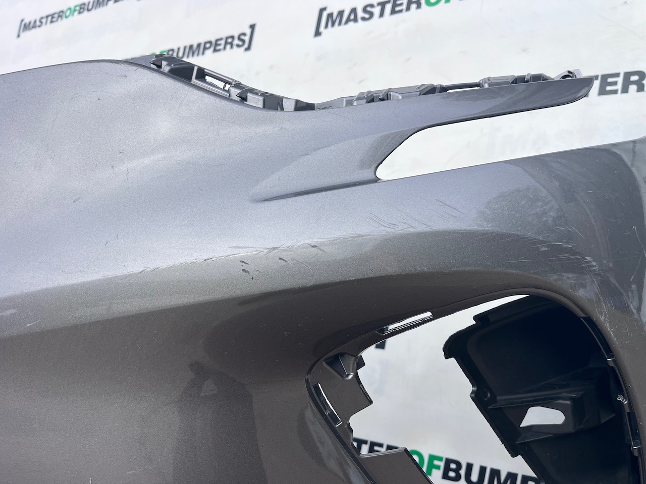 Renault Captur Edition Se Mk2 2020 - 2023 Front Bumper 4 Pdc Genuine [r755]