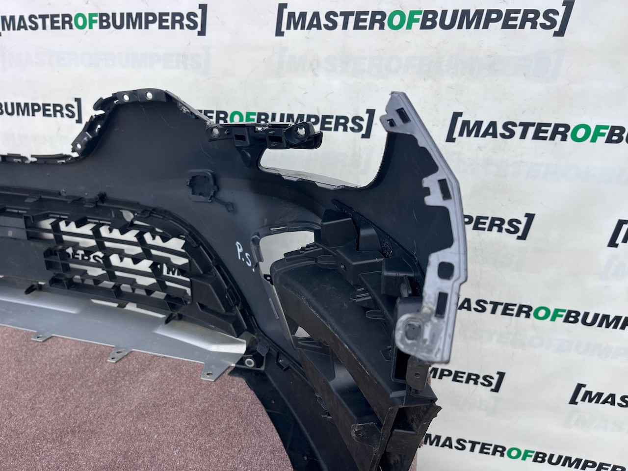 Renault Captur Edition Se Mk2 2020 - 2023 Front Bumper 4 Pdc Genuine [r755]