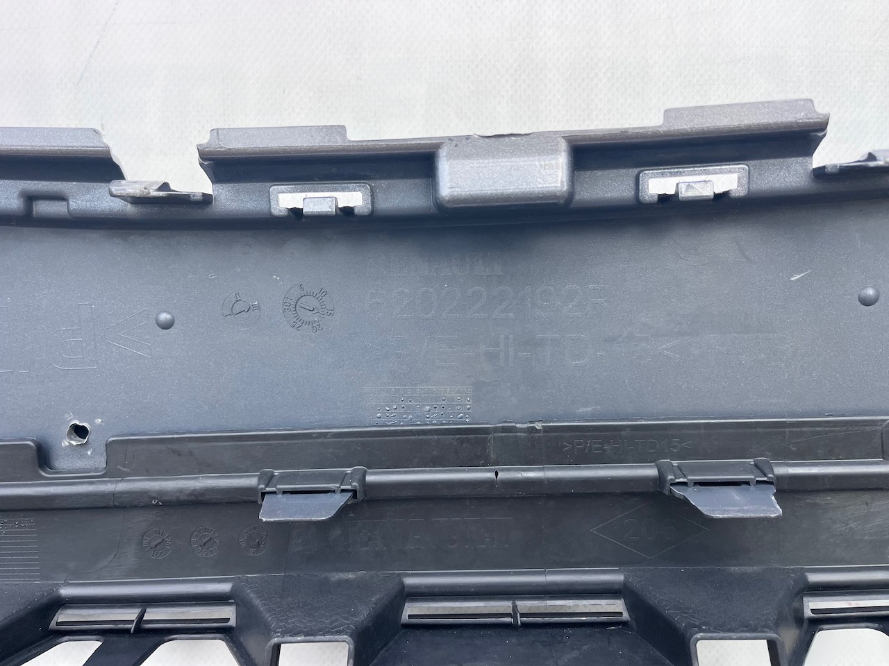 Renault Captur Edition Se Mk2 2020 - 2023 Front Bumper 4 Pdc Genuine [r755]