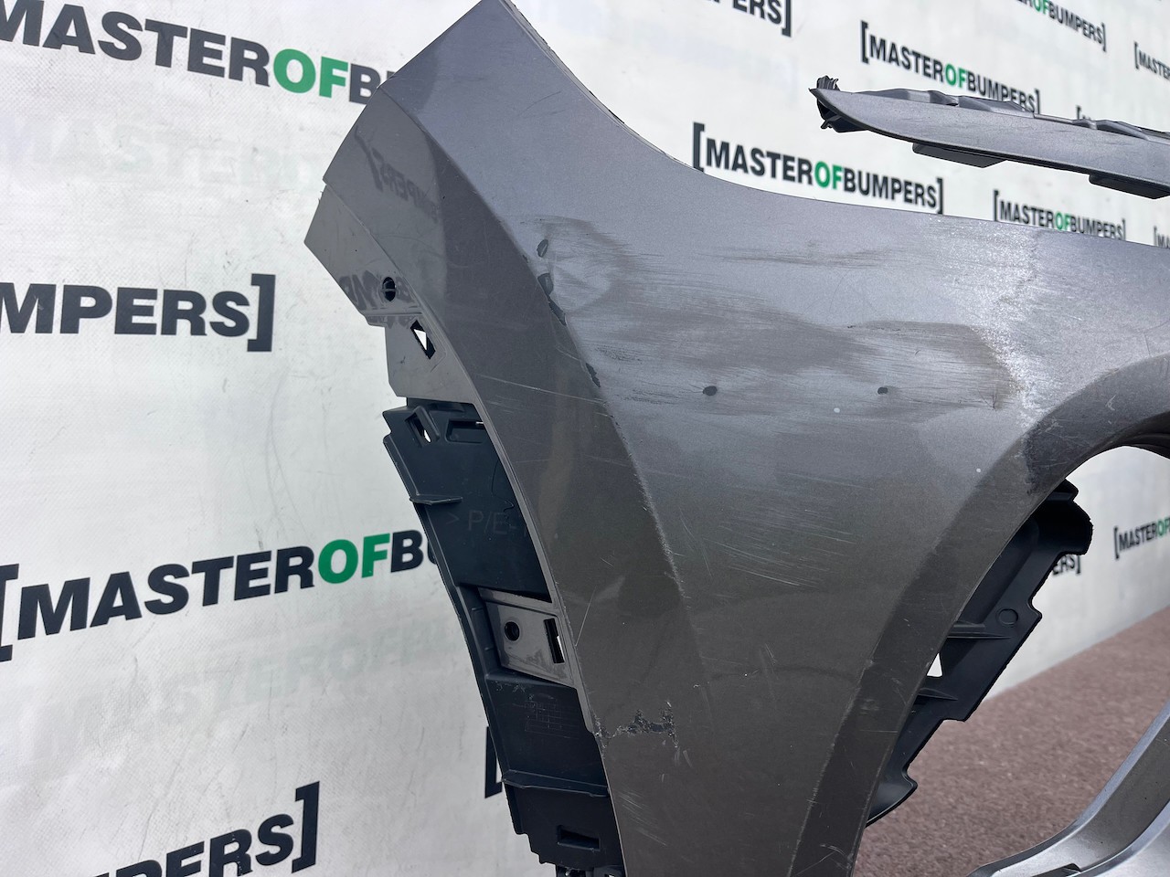 Renault Captur Edition Se Mk2 2020 - 2023 Front Bumper 4 Pdc Genuine [r755]