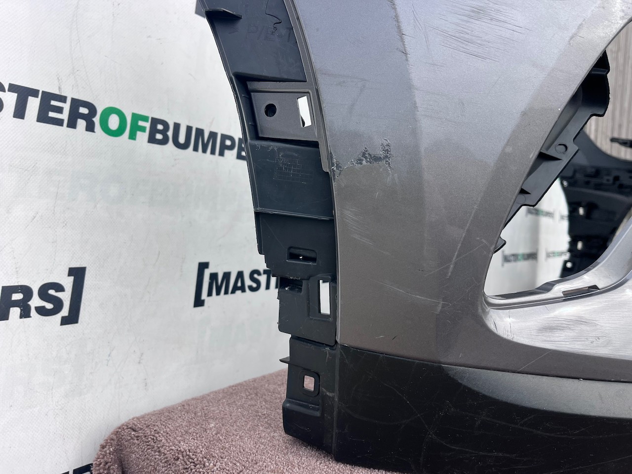 Renault Captur Edition Se Mk2 2020 - 2023 Front Bumper 4 Pdc Genuine [r755]