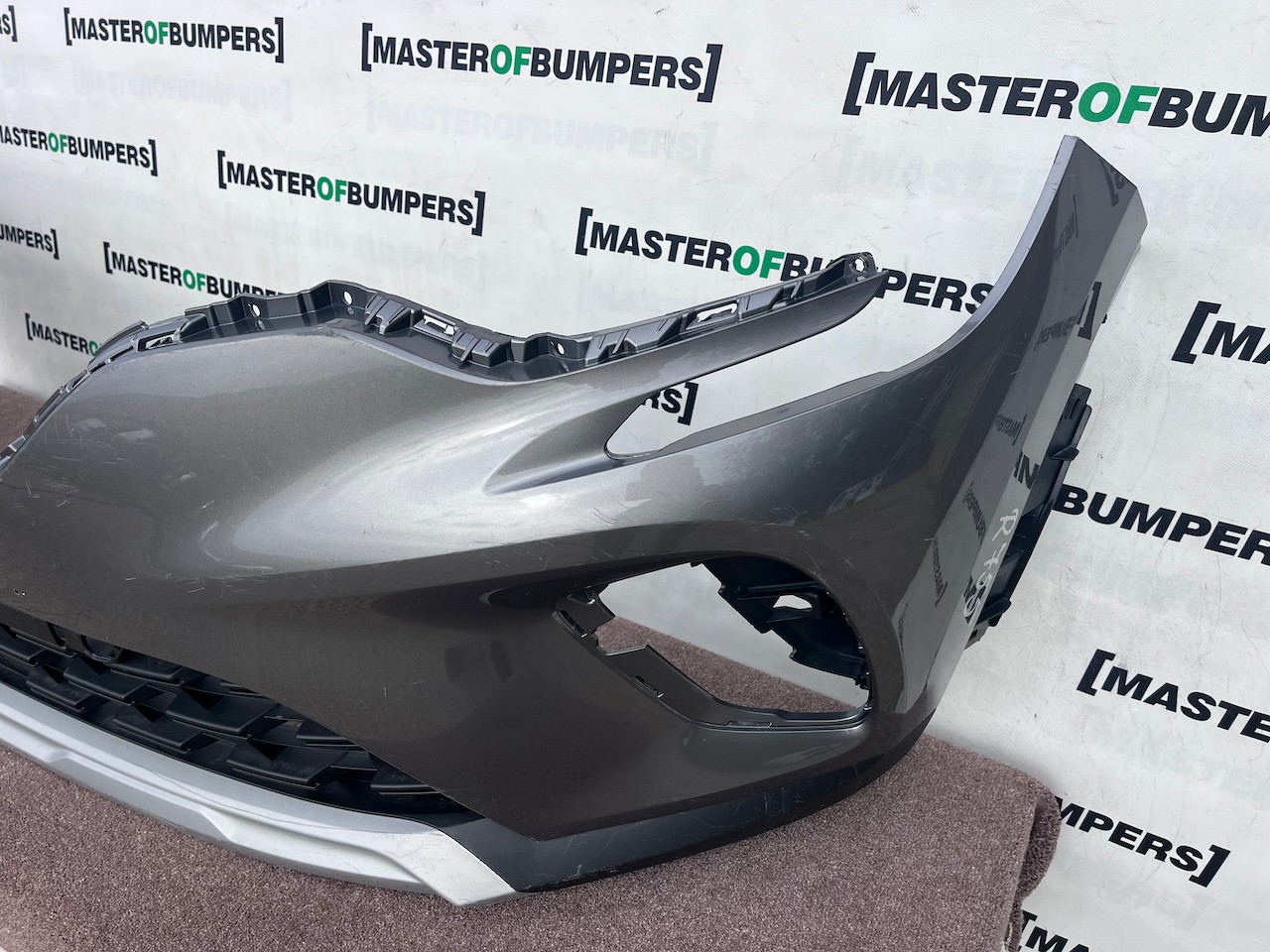 Renault Captur Edition Se Mk2 2020 - 2023 Front Bumper 4 Pdc Genuine [r755]