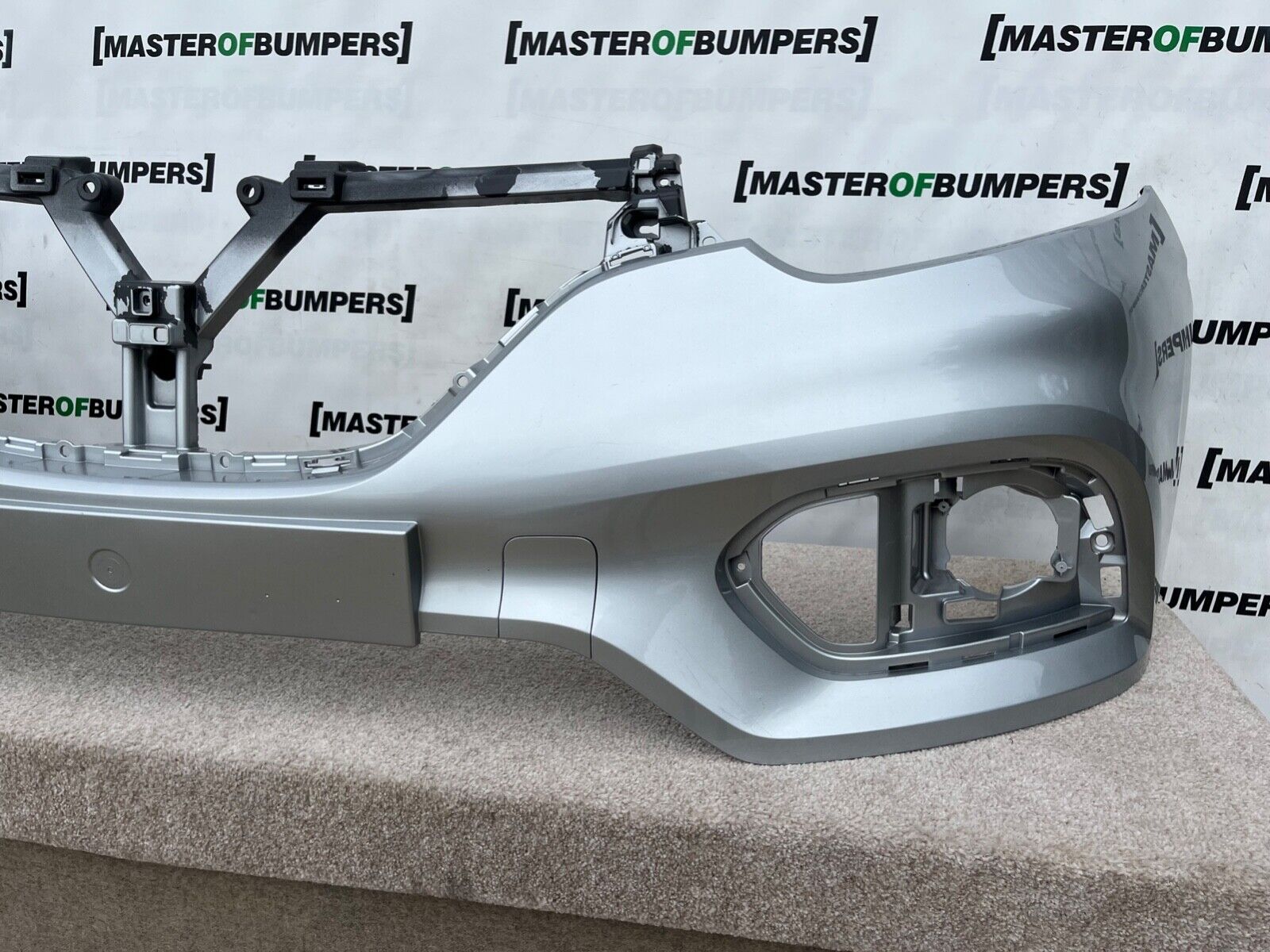 Renault Kadjar Iconic Tce 2019-2022 Front Bumper No Pdc No Jets Genuine [r528]