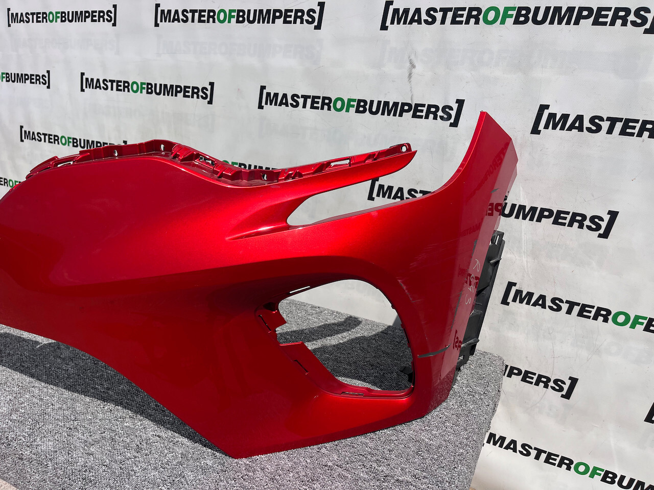 Renault Captur Dynamique Mk2 2020 - 2023 Front Bumper 4 Pdc Genuine [r643]