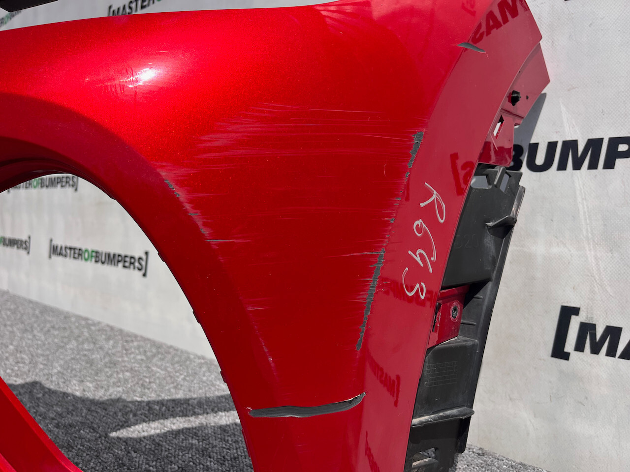 Renault Captur Dynamique Mk2 2020 - 2023 Front Bumper 4 Pdc Genuine [r643]