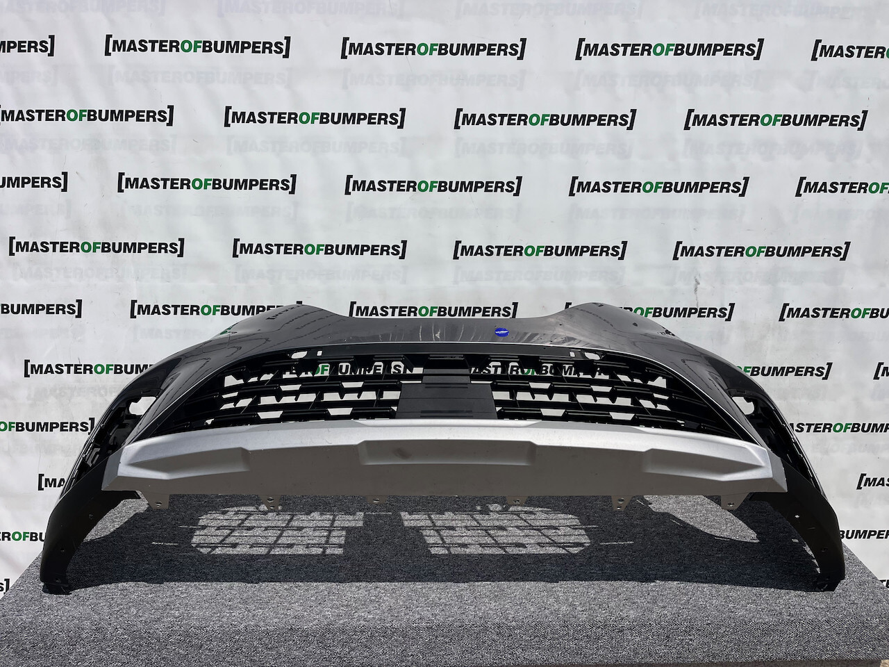 Renault Captur Dynamique Mk2 2020 - 2023 Front Bumper Genuine [r642]