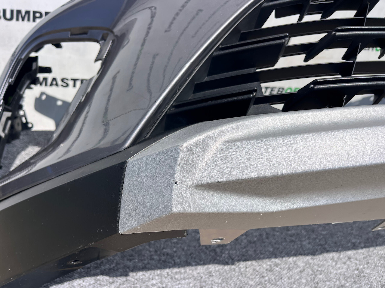 Renault Captur Dynamique Mk2 2020 - 2023 Front Bumper Genuine [r642]