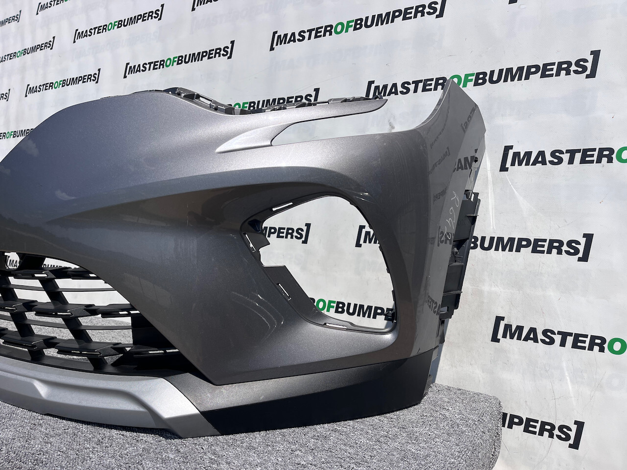 Renault Captur Dynamique Mk2 2020 - 2023 Front Bumper Genuine [r642]