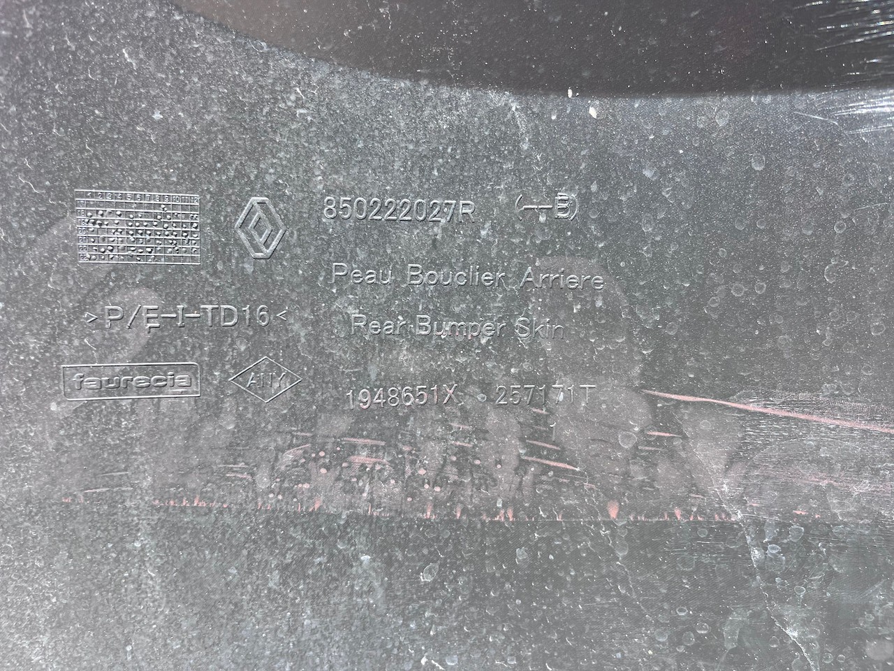 Dacia Duster Prestige Hatchback 2018-2023 Rear Bumper 4 Pdc Genuine [r646]