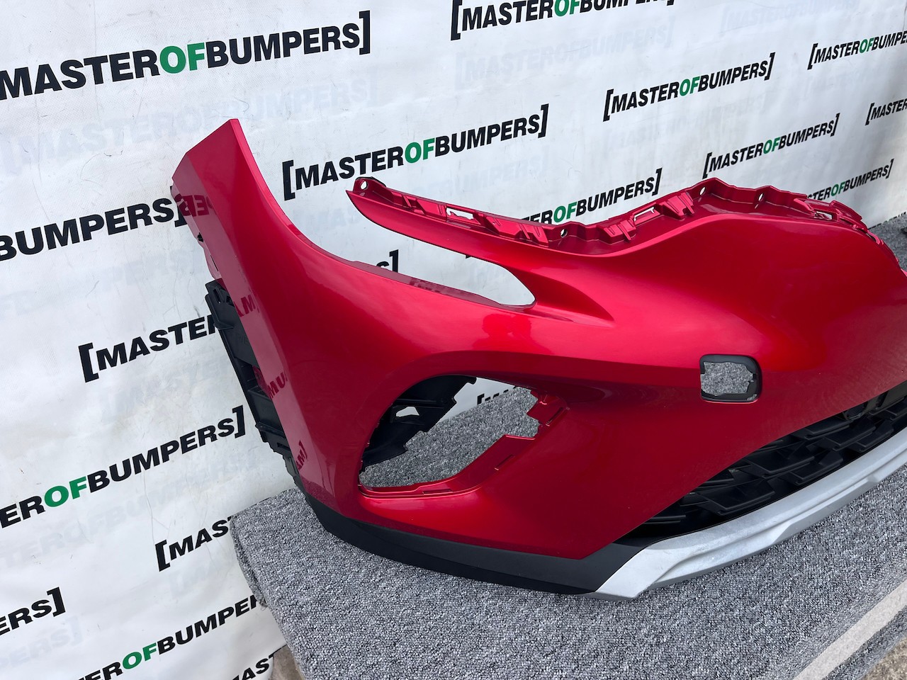 Renault Captur Edition Se Mk2 2020 - 2023 Front Bumper 4 Pdc Genuine [r654]