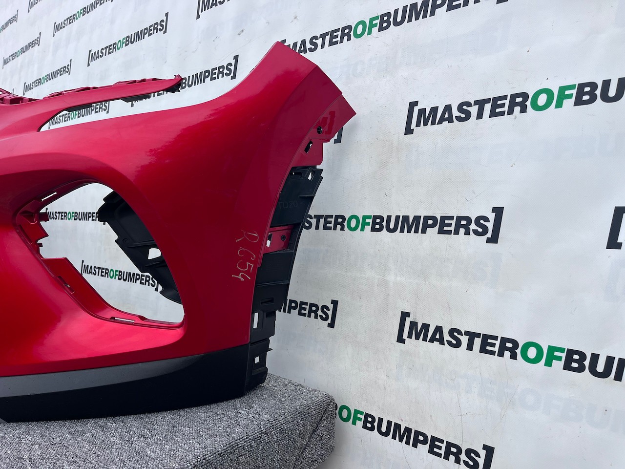 Renault Captur Edition Se Mk2 2020 - 2023 Front Bumper 4 Pdc Genuine [r654]