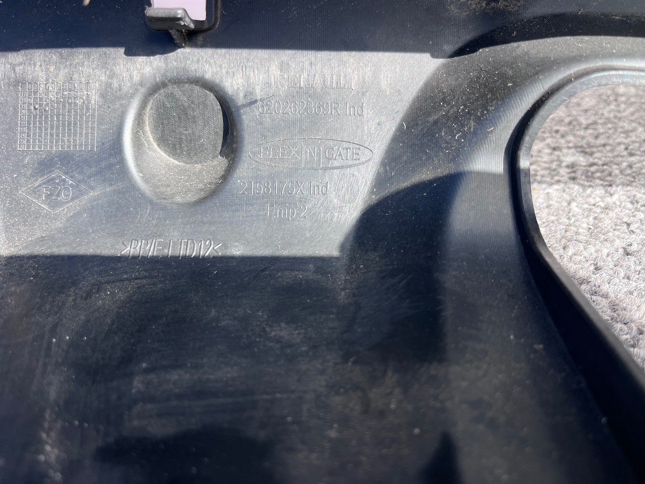 Renault Kadjar Iconic Tce 2019-2022 Front Bumper 6 Pdc + Jets Genuine [r523]