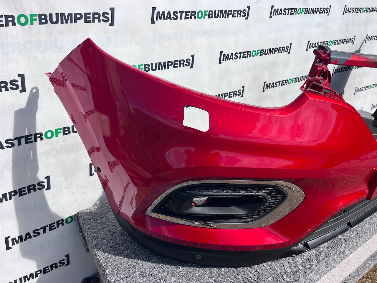 Renault Kadjar Iconic Tce 2019-2022 Front Bumper 6 Pdc + Jets Genuine [r523]