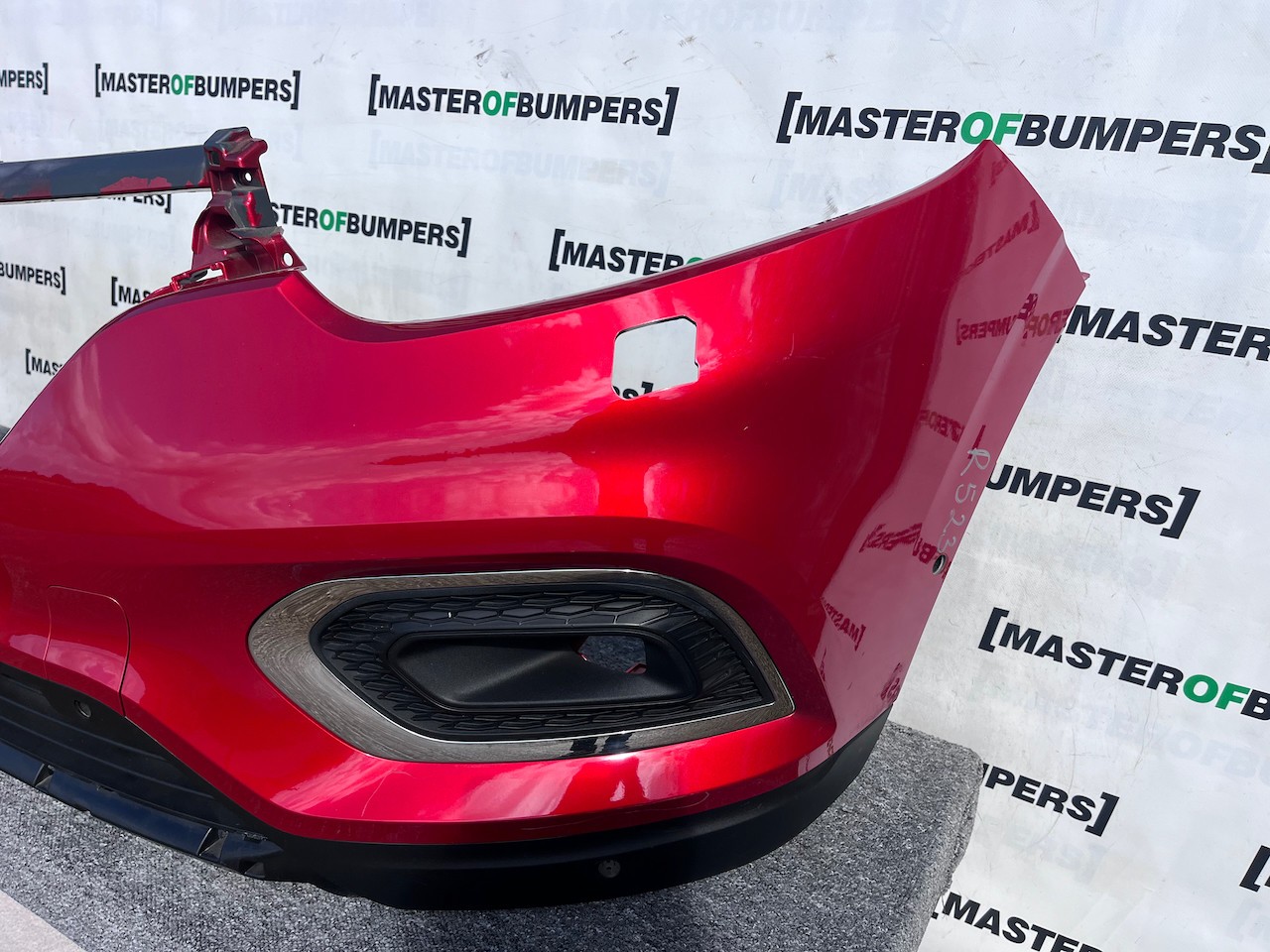 Renault Kadjar Iconic Tce 2019-2022 Front Bumper 6 Pdc + Jets Genuine [r523]