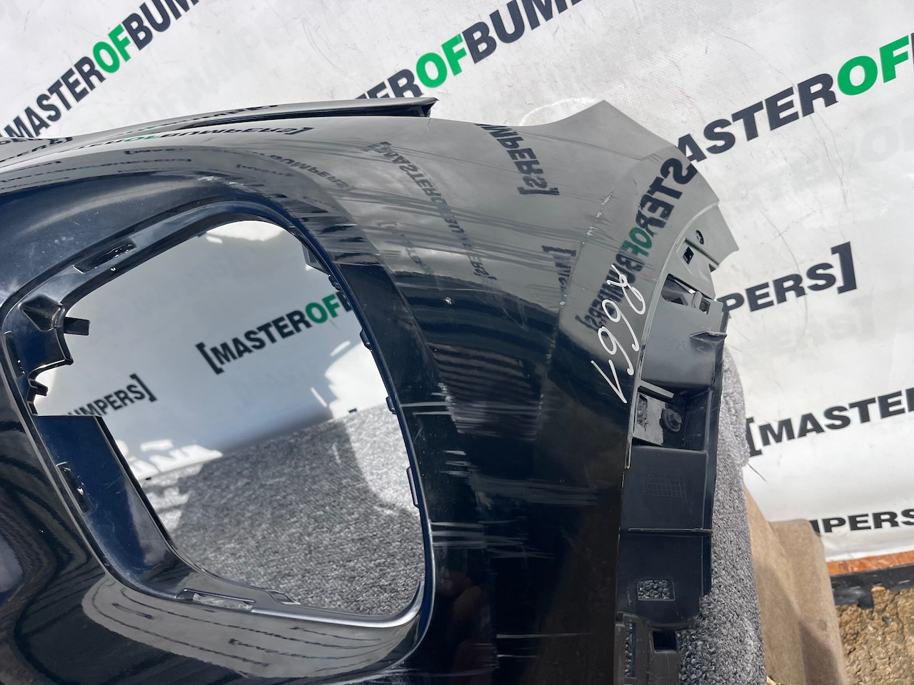 Renault Captur Dynamique Mk2 2020 - 2023 Front Bumper Genuine [r661]