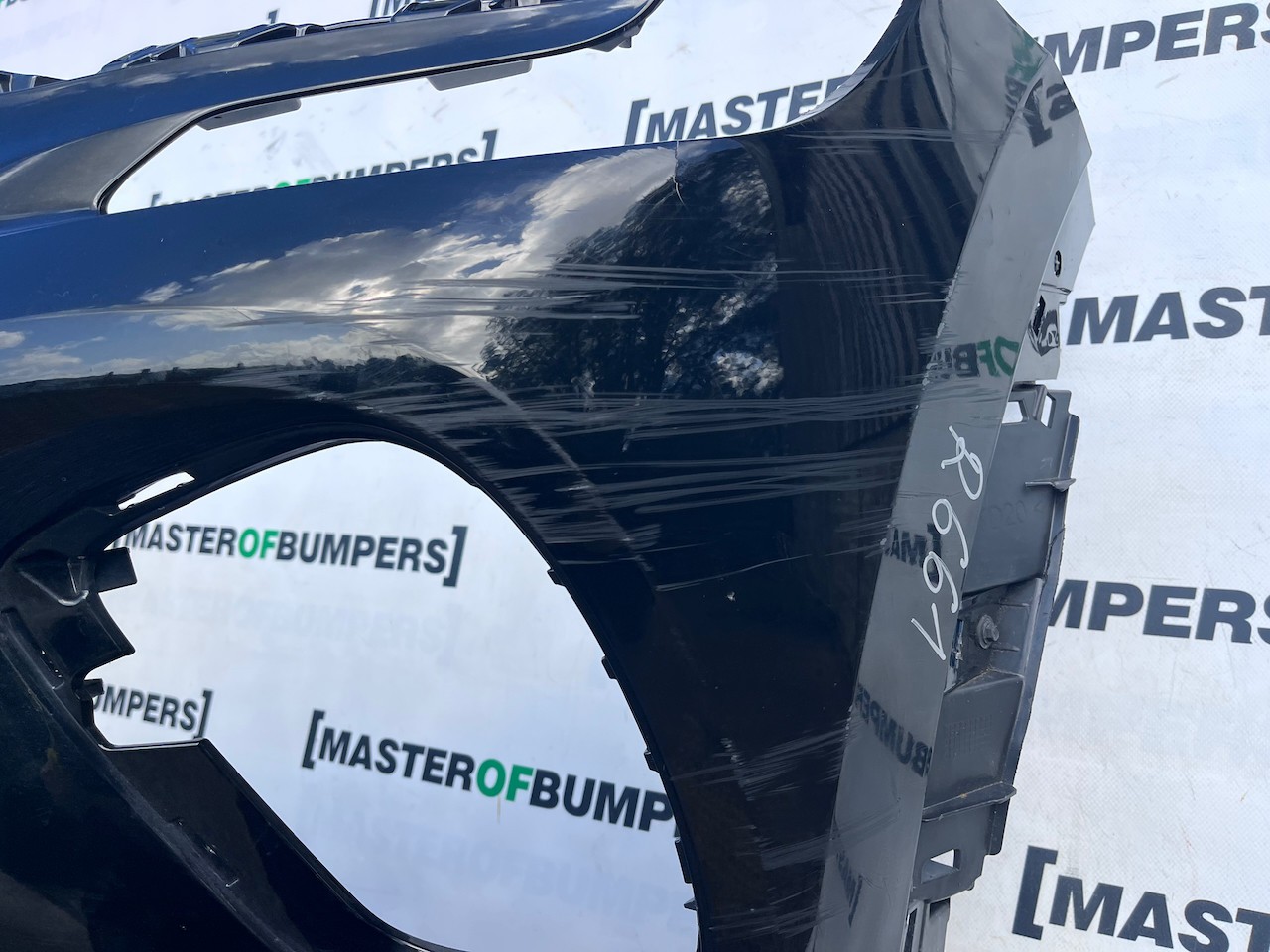 Renault Captur Dynamique Mk2 2020 - 2023 Front Bumper Genuine [r661]