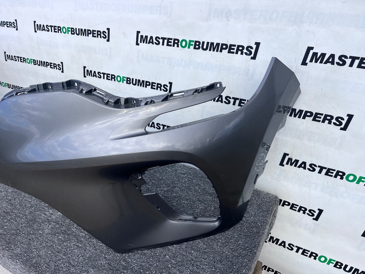 Renault Captur Dynamique Mk2 2020 - 2023 Front Bumper Genuine [r692]