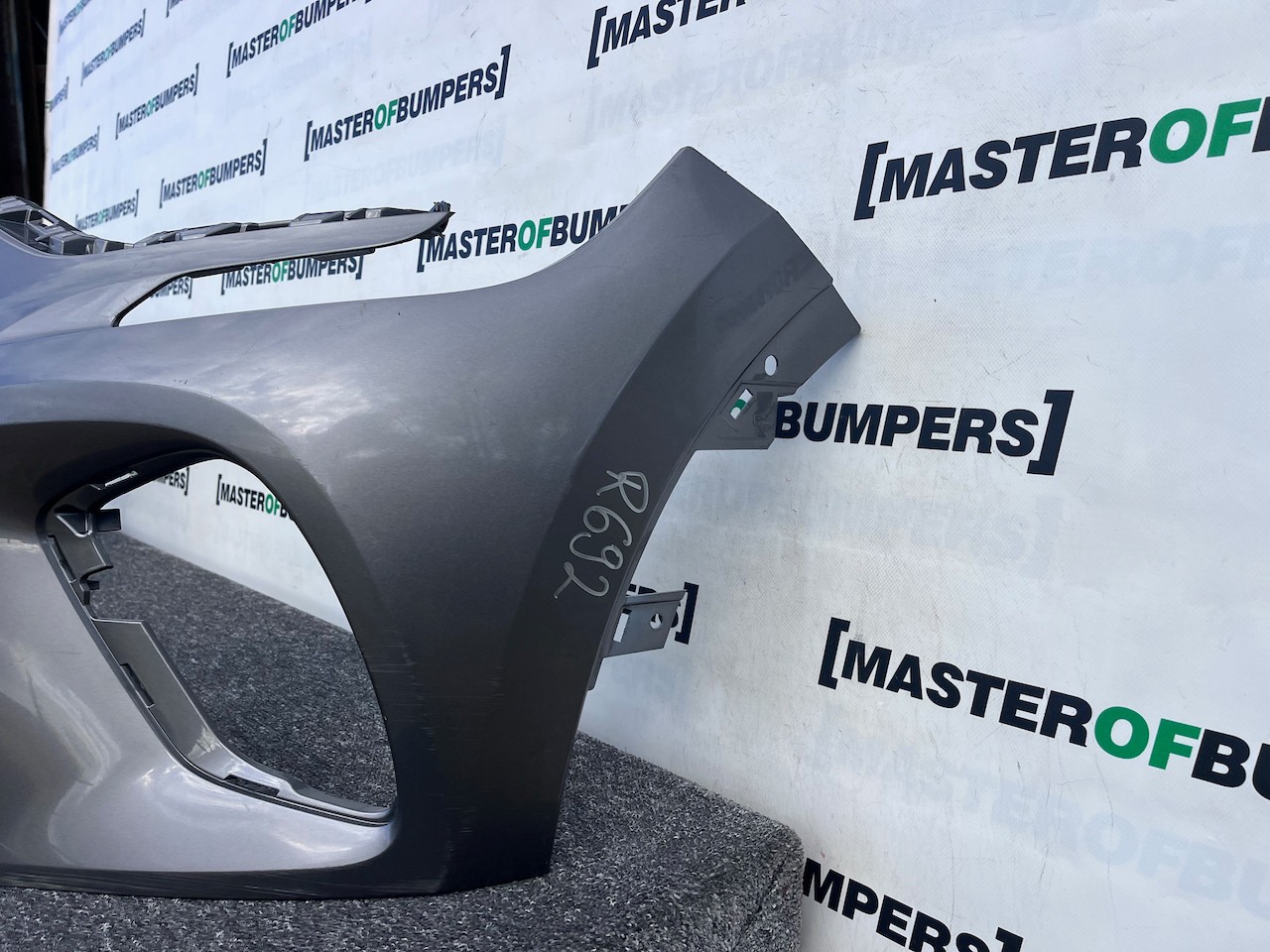 Renault Captur Dynamique Mk2 2020 - 2023 Front Bumper Genuine [r692]